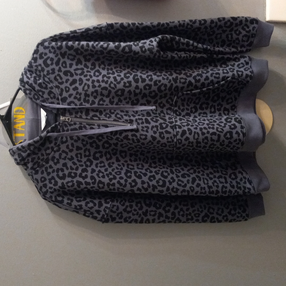 NWOT Super cute hoodie